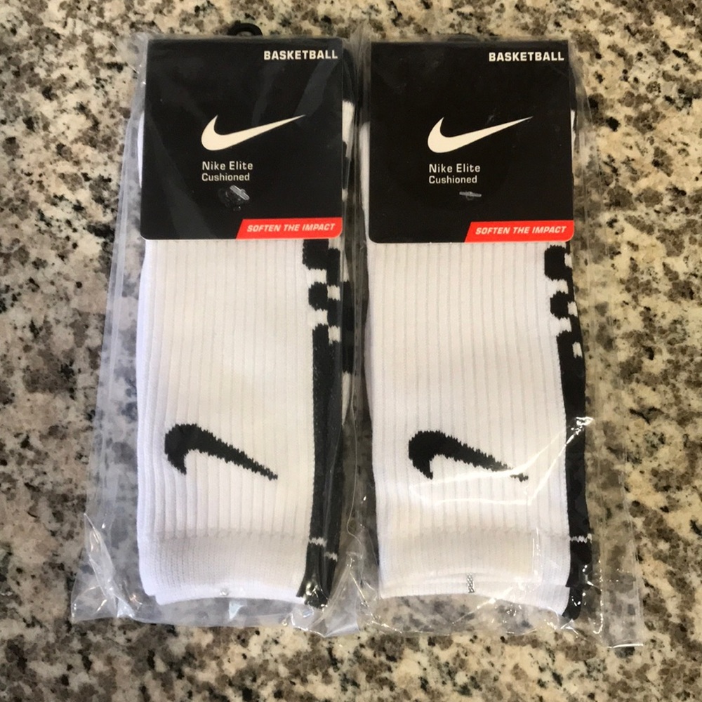 Nike Elite Cushioned Socks NEW/ 2 Pair